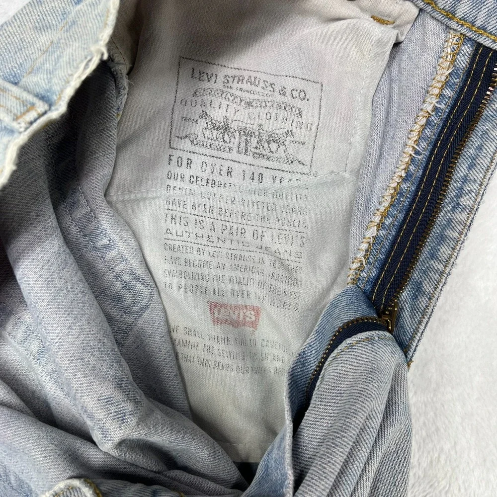 Vintage Levi's 560 Relaxed Fit Tapered Leg Jeans Mens 29X33.5 Blue Denim - Flaws